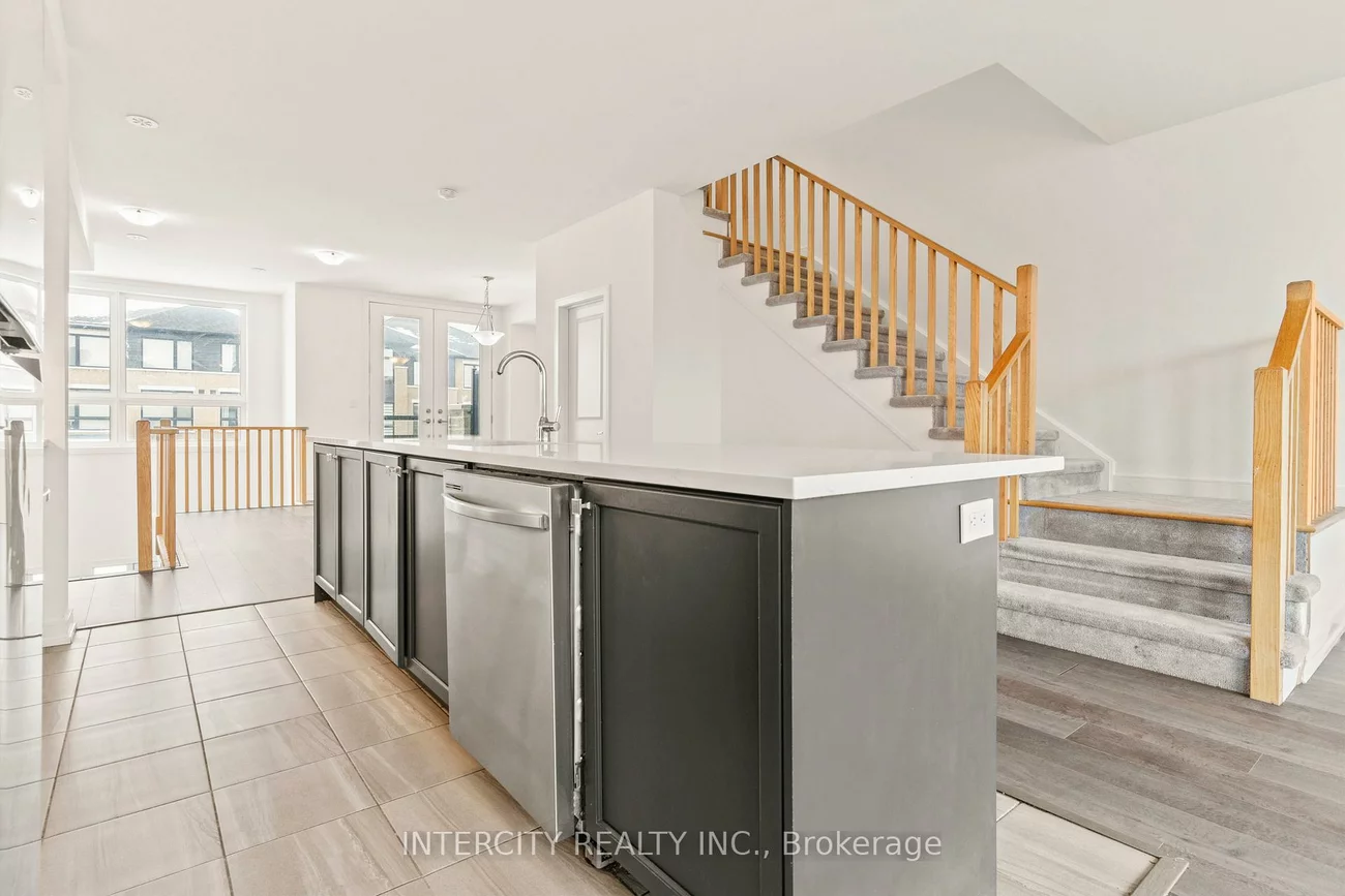 14, Blue Forest, Innis-Shore, Barrie