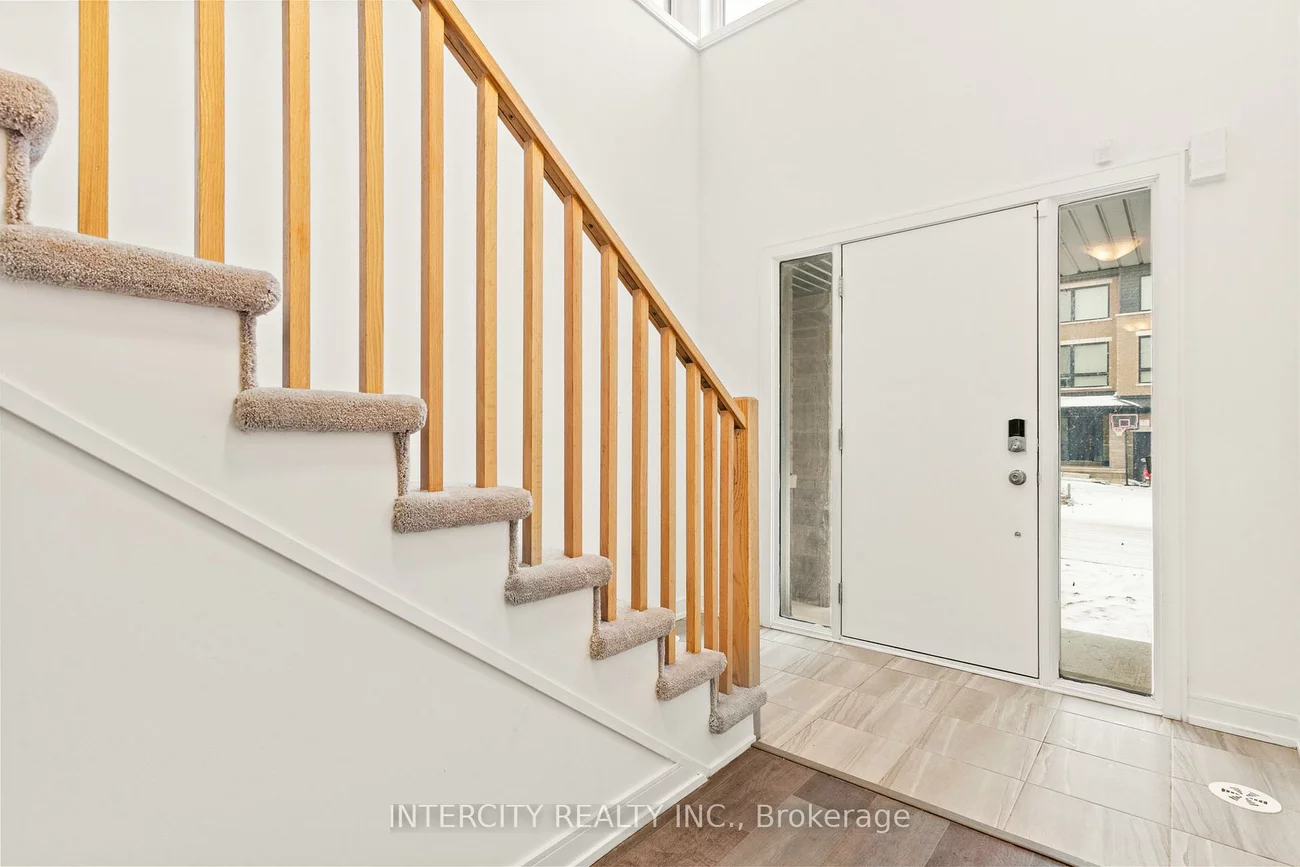 14, Blue Forest, Innis-Shore, Barrie