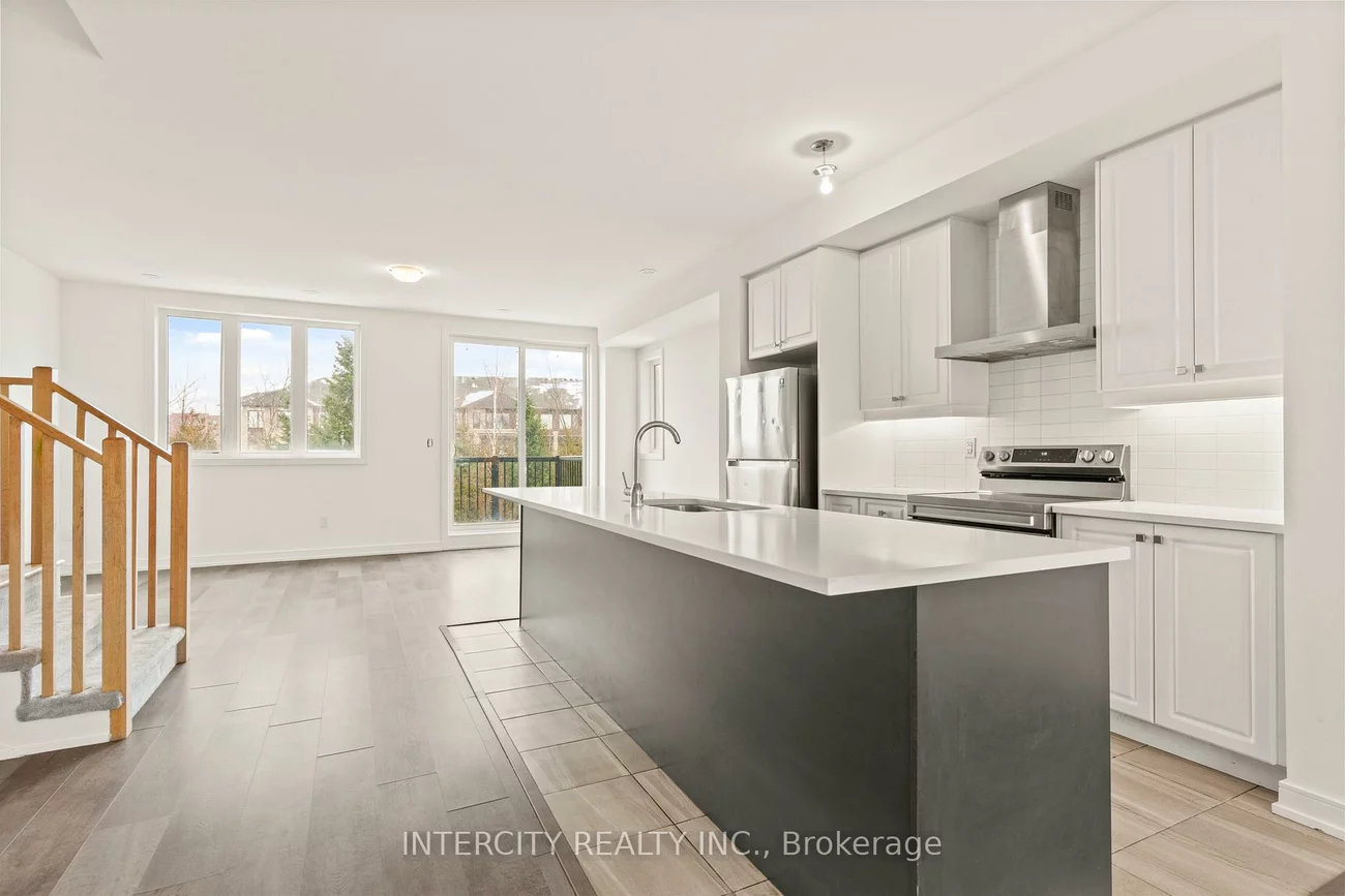 14, Blue Forest, Innis-Shore, Barrie