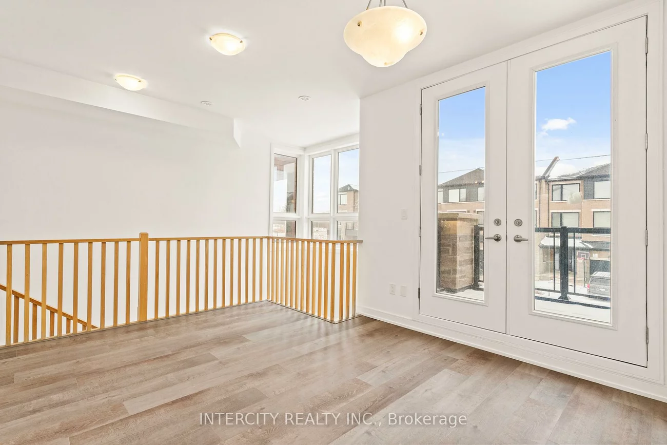 14, Blue Forest, Innis-Shore, Barrie