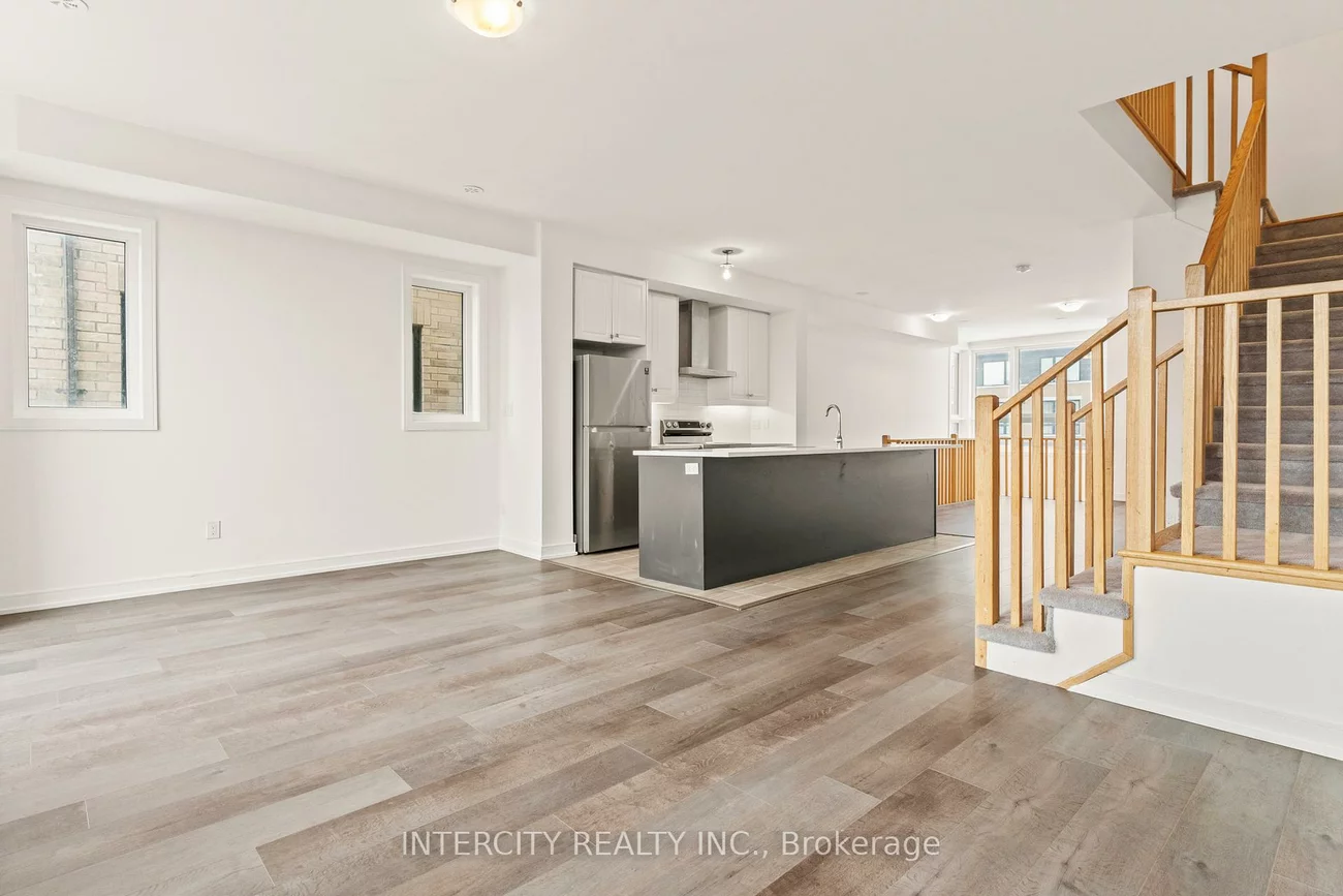 14, Blue Forest, Innis-Shore, Barrie
