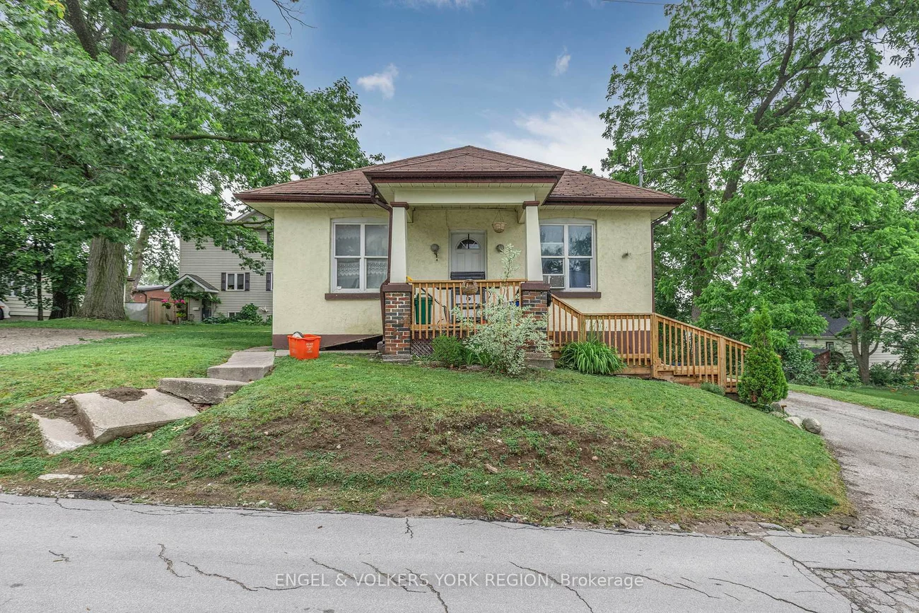 23, Lount, Wellington, Barrie