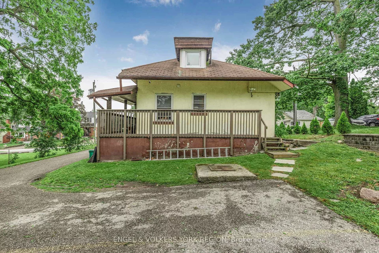 23, Lount, Wellington, Barrie