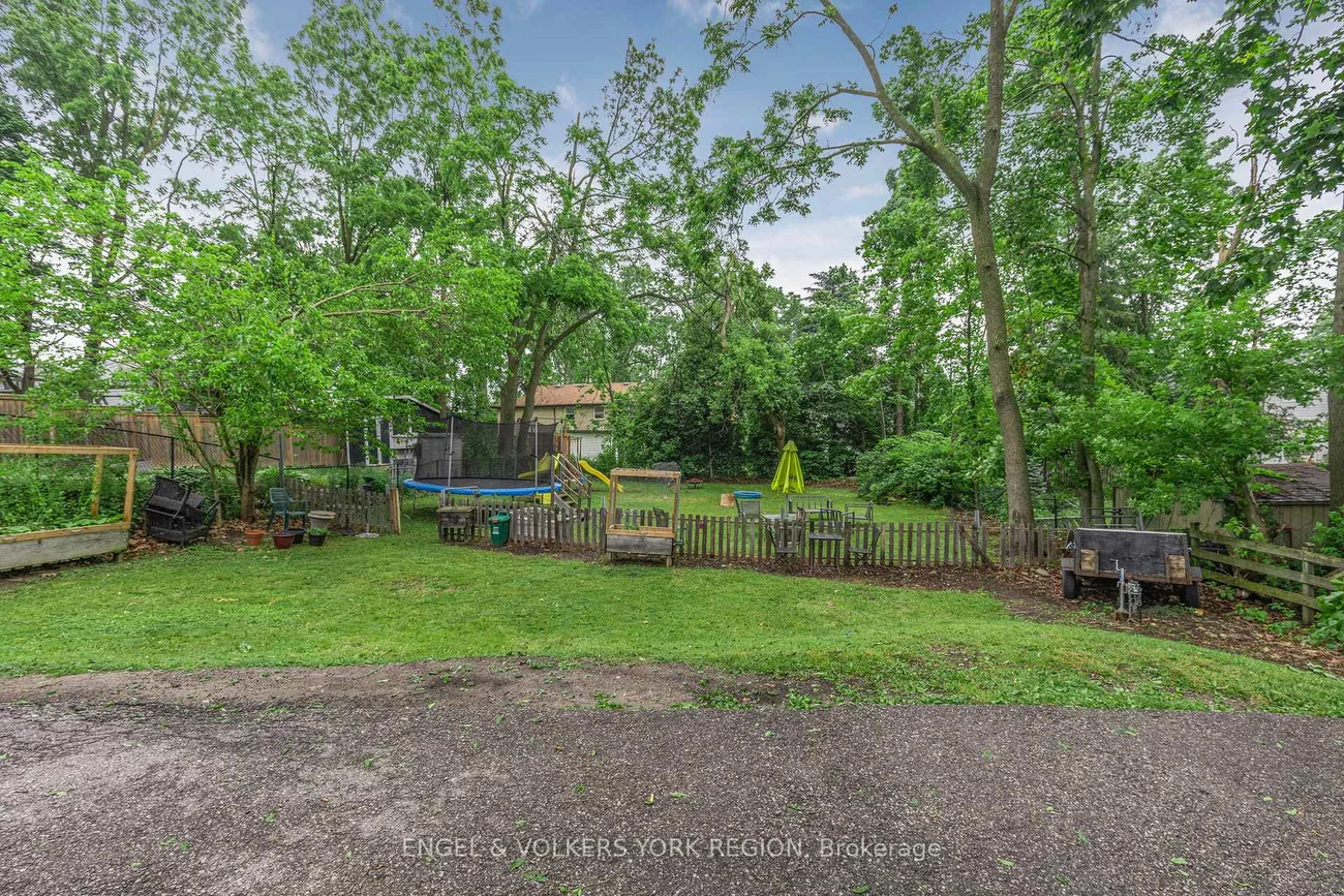 23, Lount, Wellington, Barrie