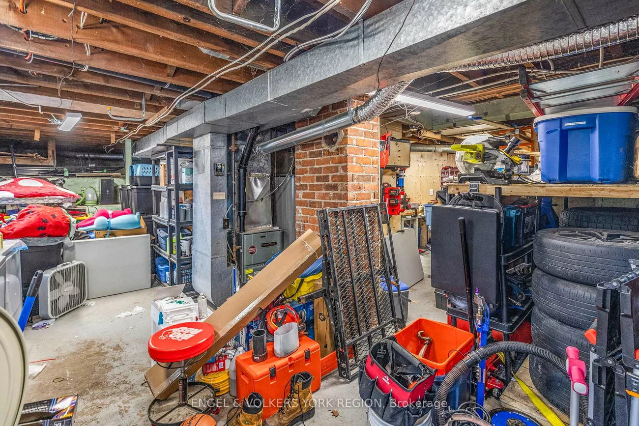 23, Lount, Wellington, Barrie