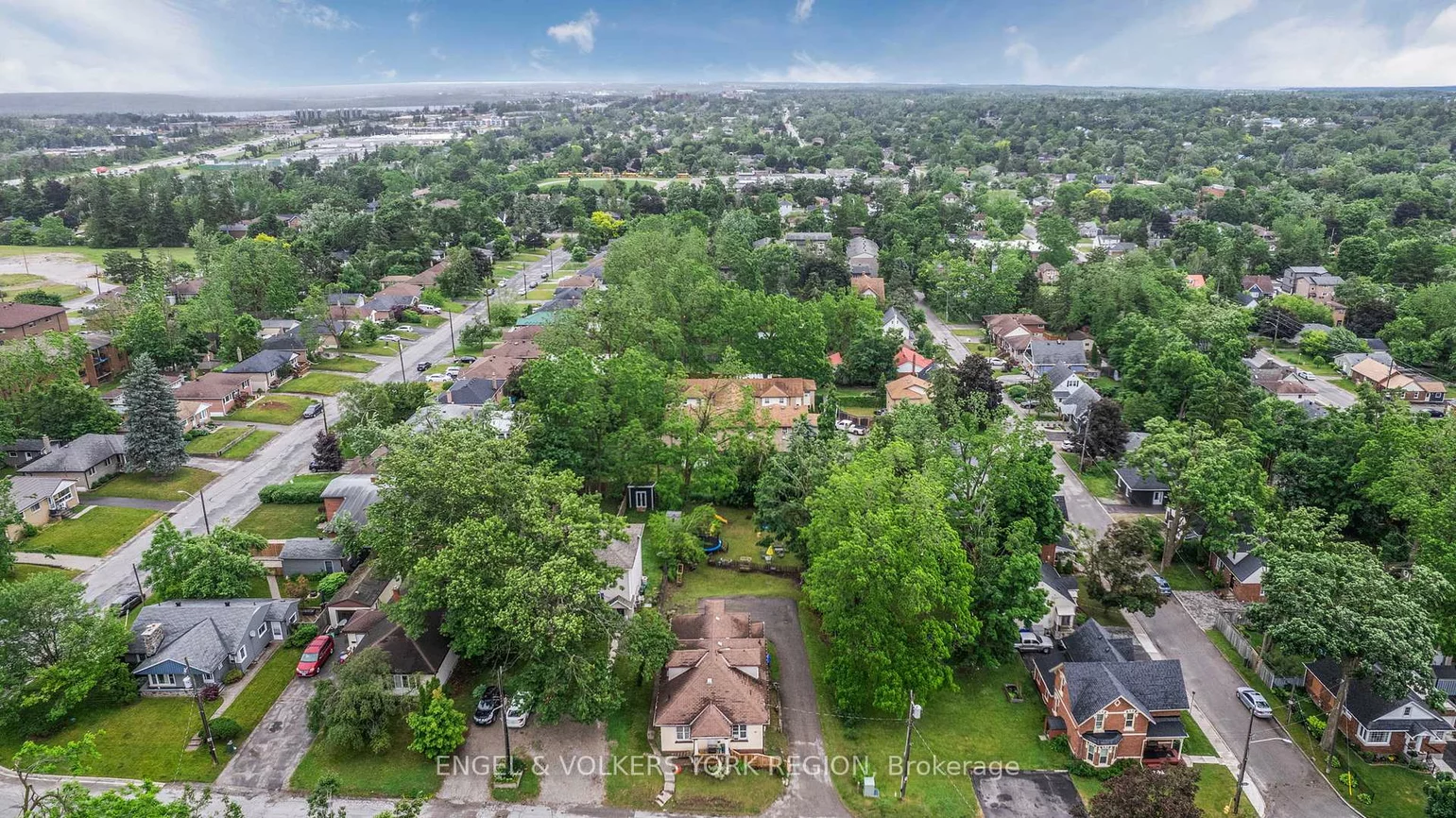 23, Lount, Wellington, Barrie