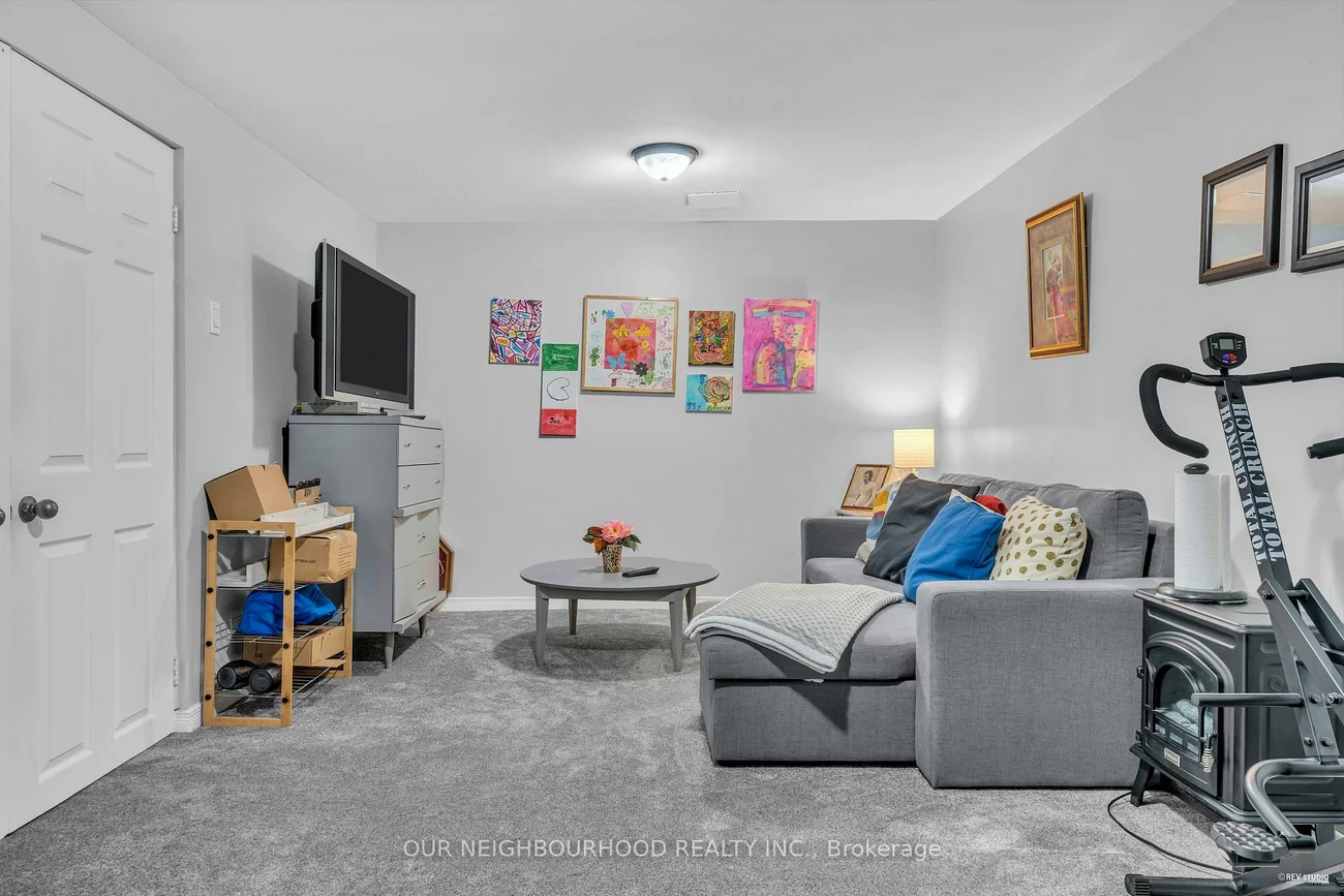 89, Chaucer, Letitia Heights, Barrie