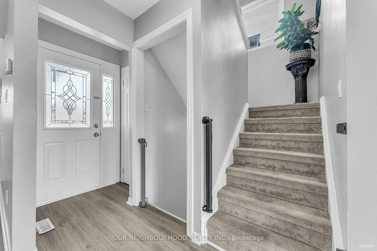 89, Chaucer, Letitia Heights, Barrie
