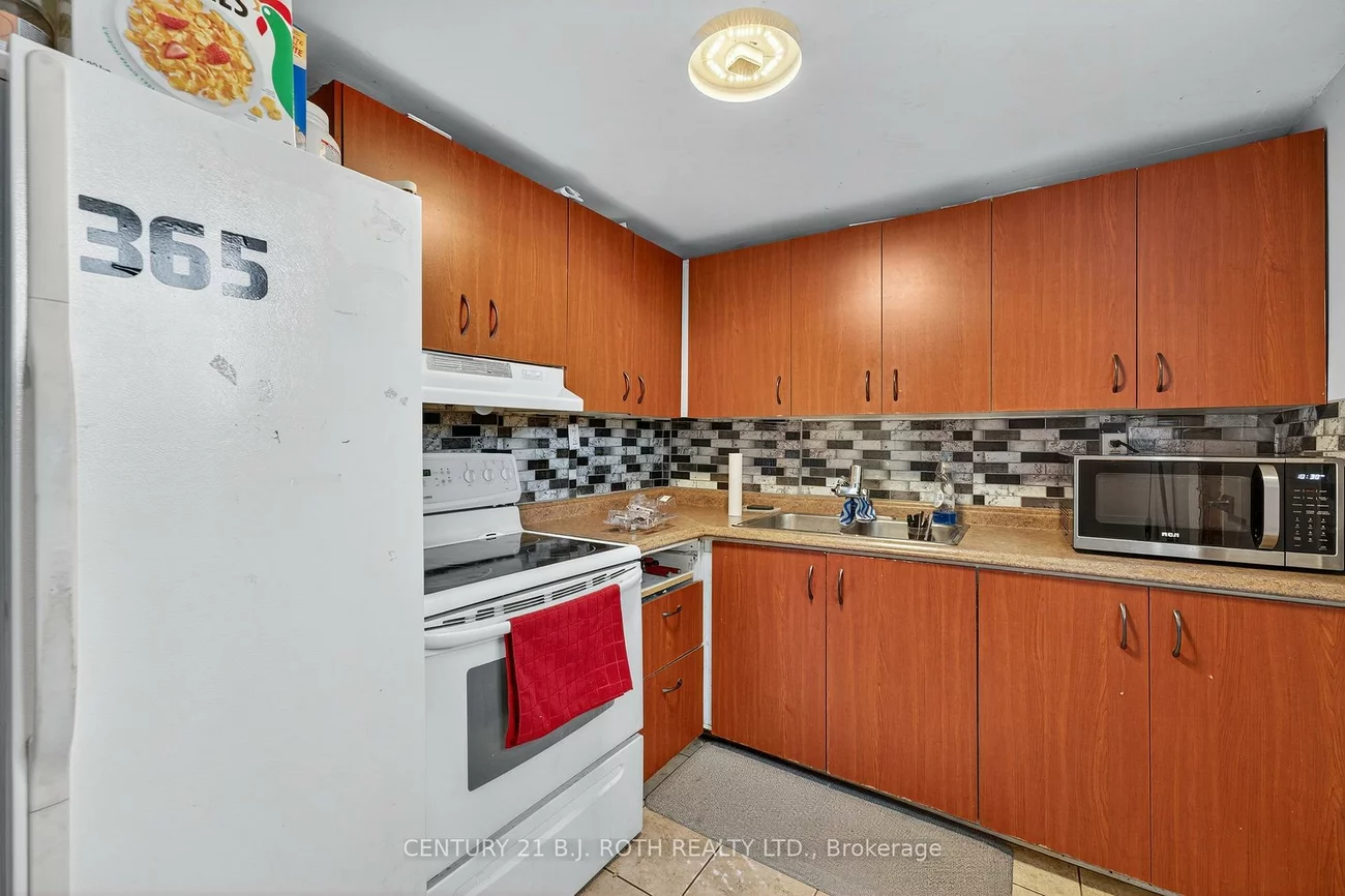 29, Daphne, Cundles East, Barrie