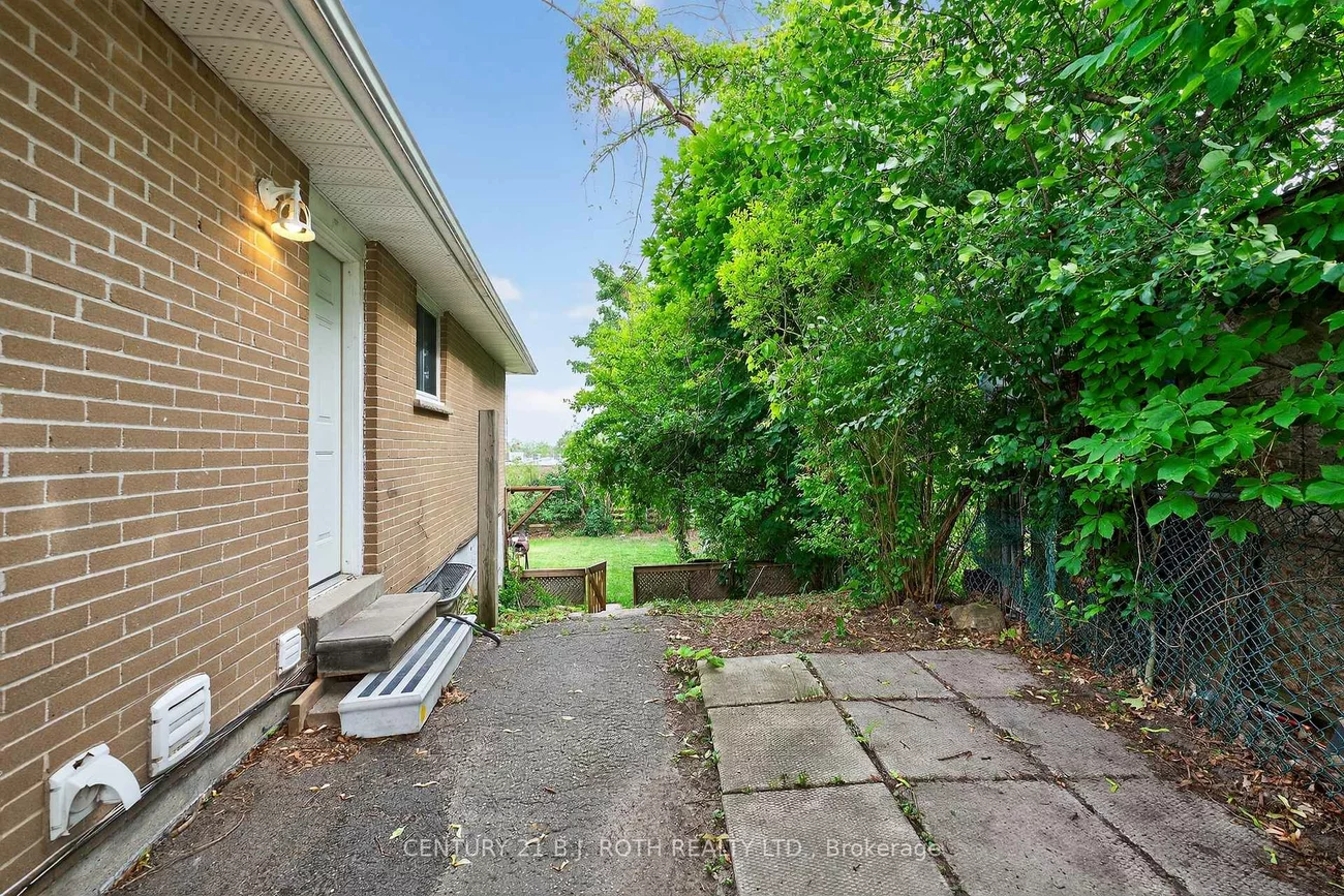 29, Daphne, Cundles East, Barrie