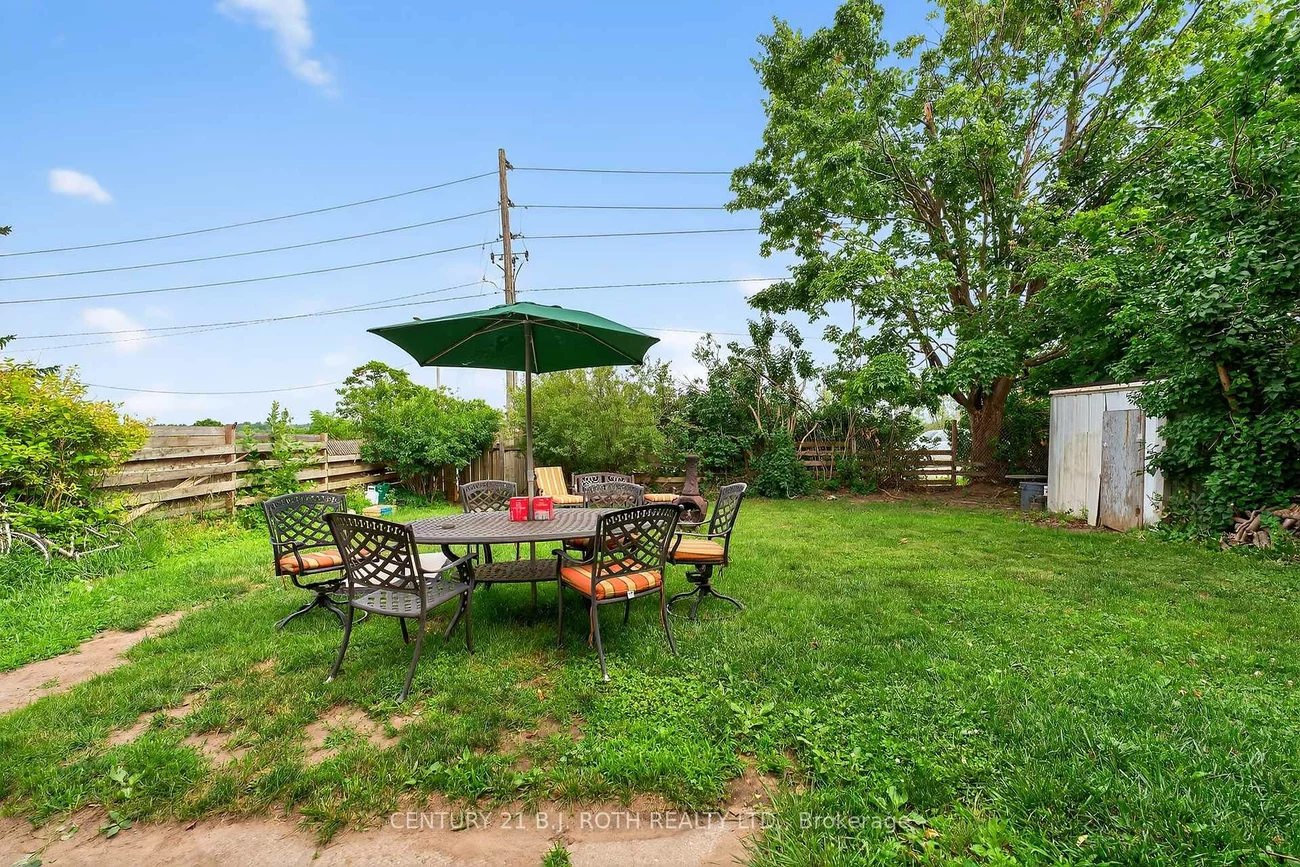 29, Daphne, Cundles East, Barrie