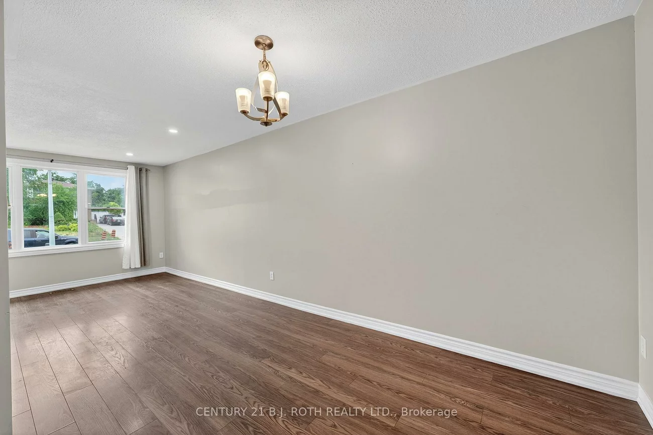 29, Daphne, Cundles East, Barrie