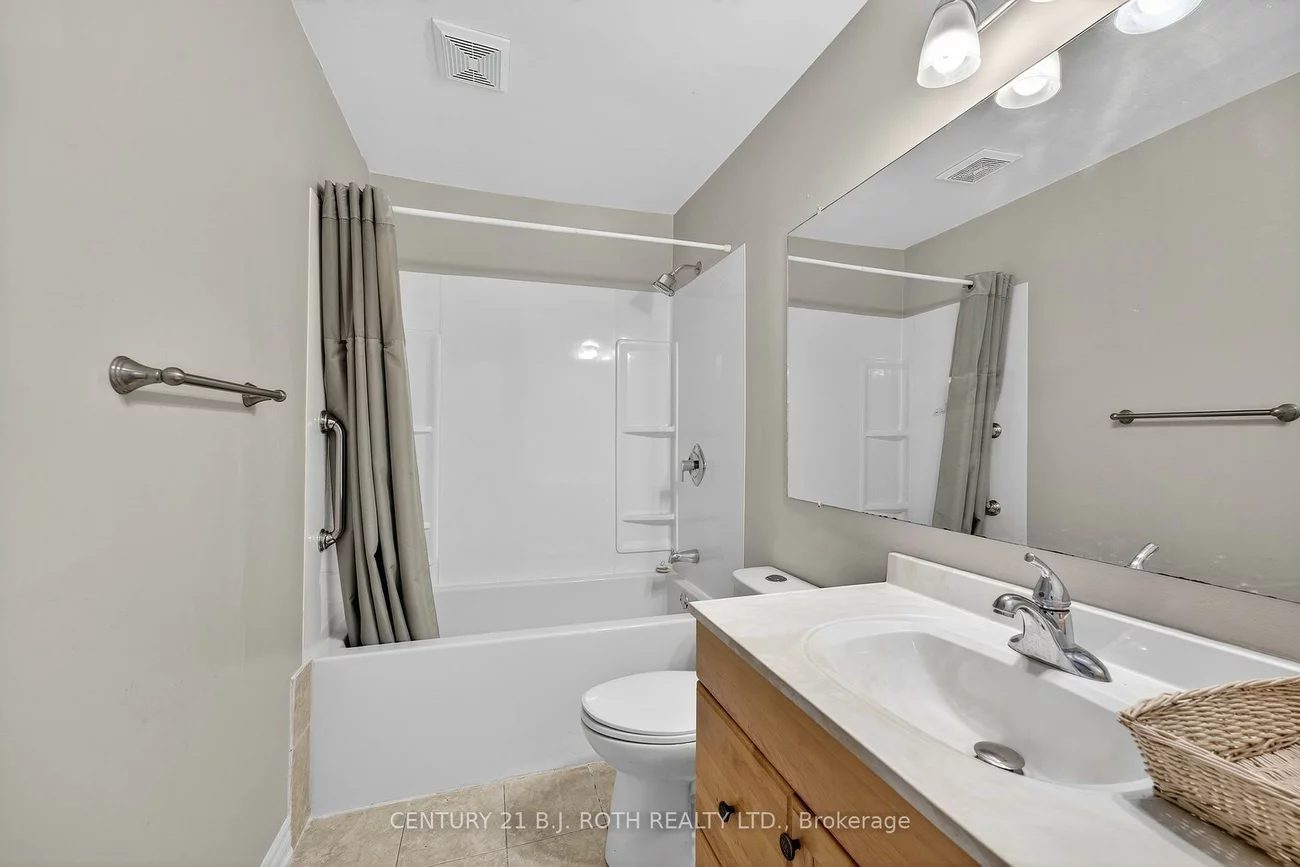 29, Daphne, Cundles East, Barrie