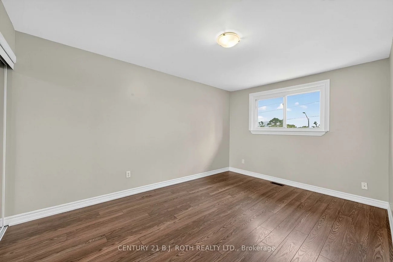 29, Daphne, Cundles East, Barrie
