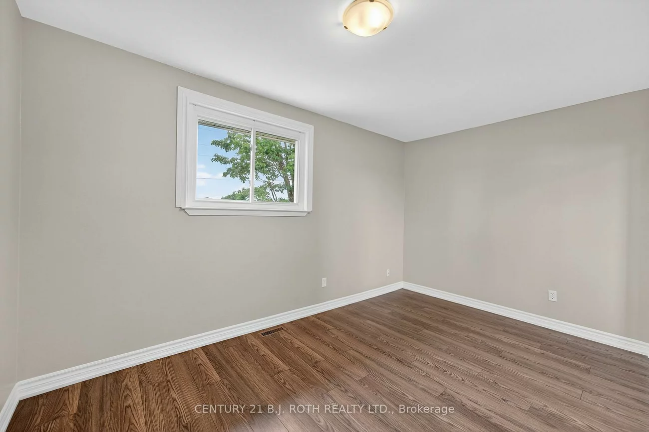 29, Daphne, Cundles East, Barrie