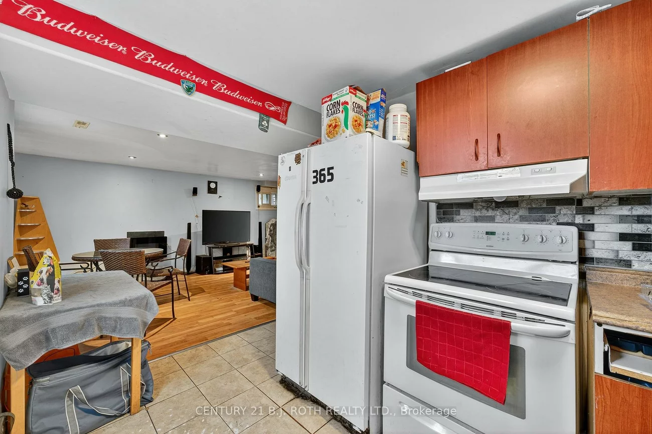 29, Daphne, Cundles East, Barrie