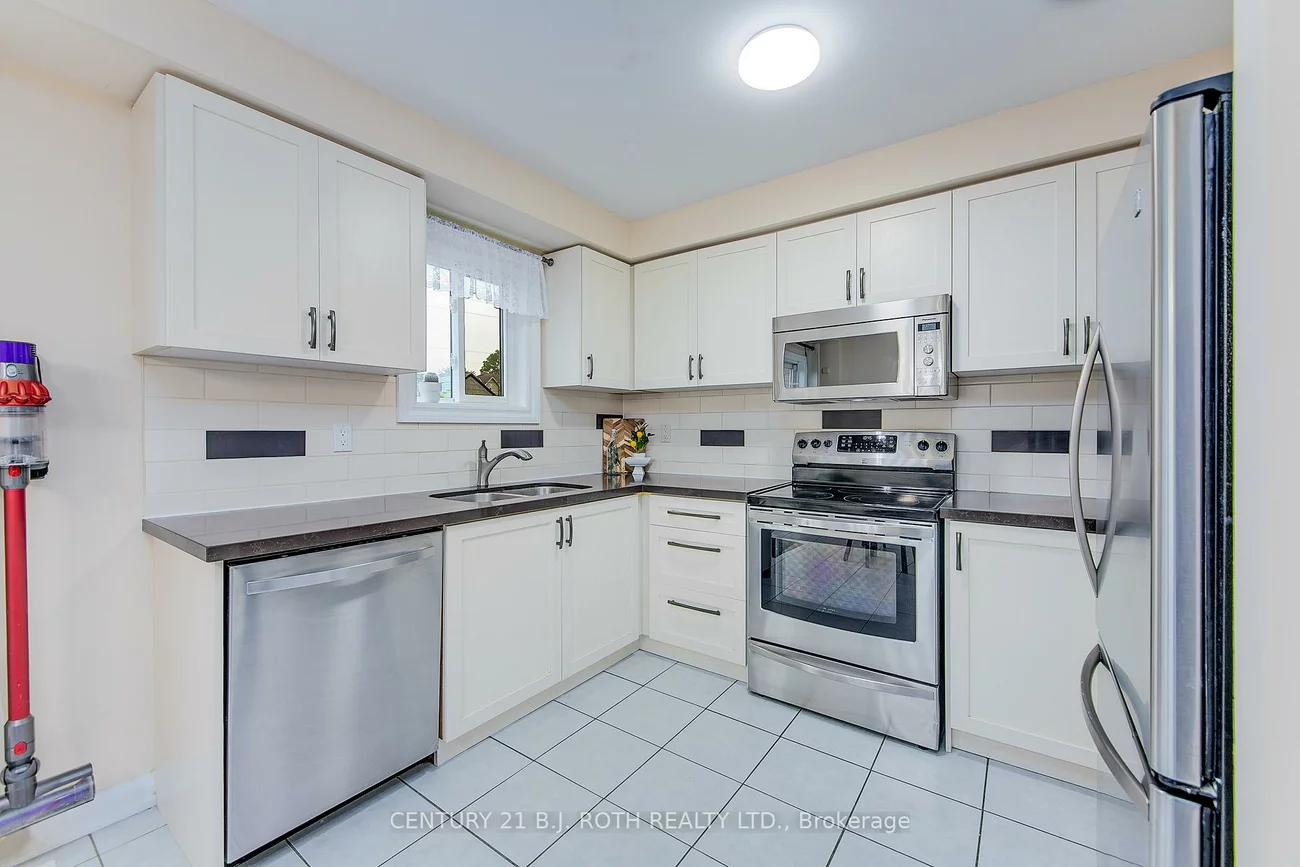 93, Hawthorne, Ardagh, Barrie
