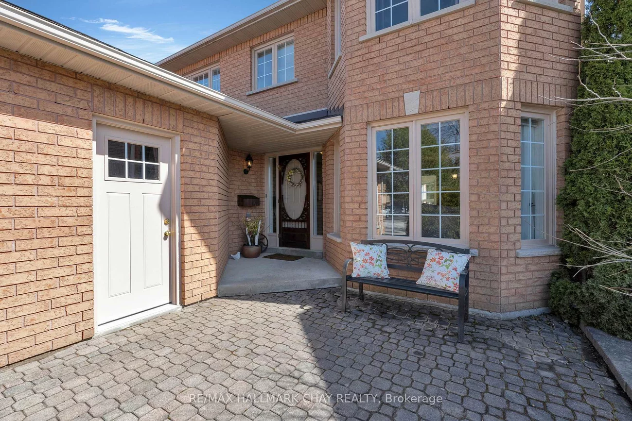 47, Finlay, West Bayfield, Barrie