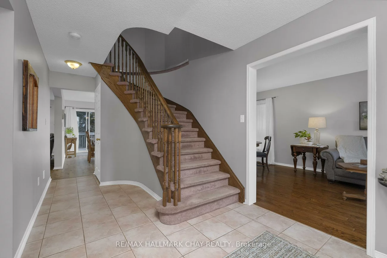 47, Finlay, West Bayfield, Barrie