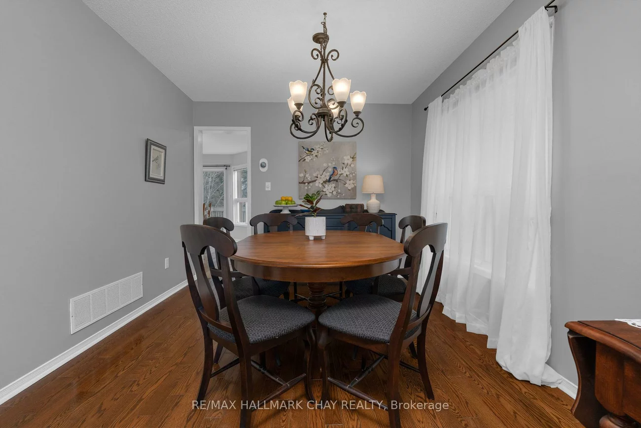47, Finlay, West Bayfield, Barrie