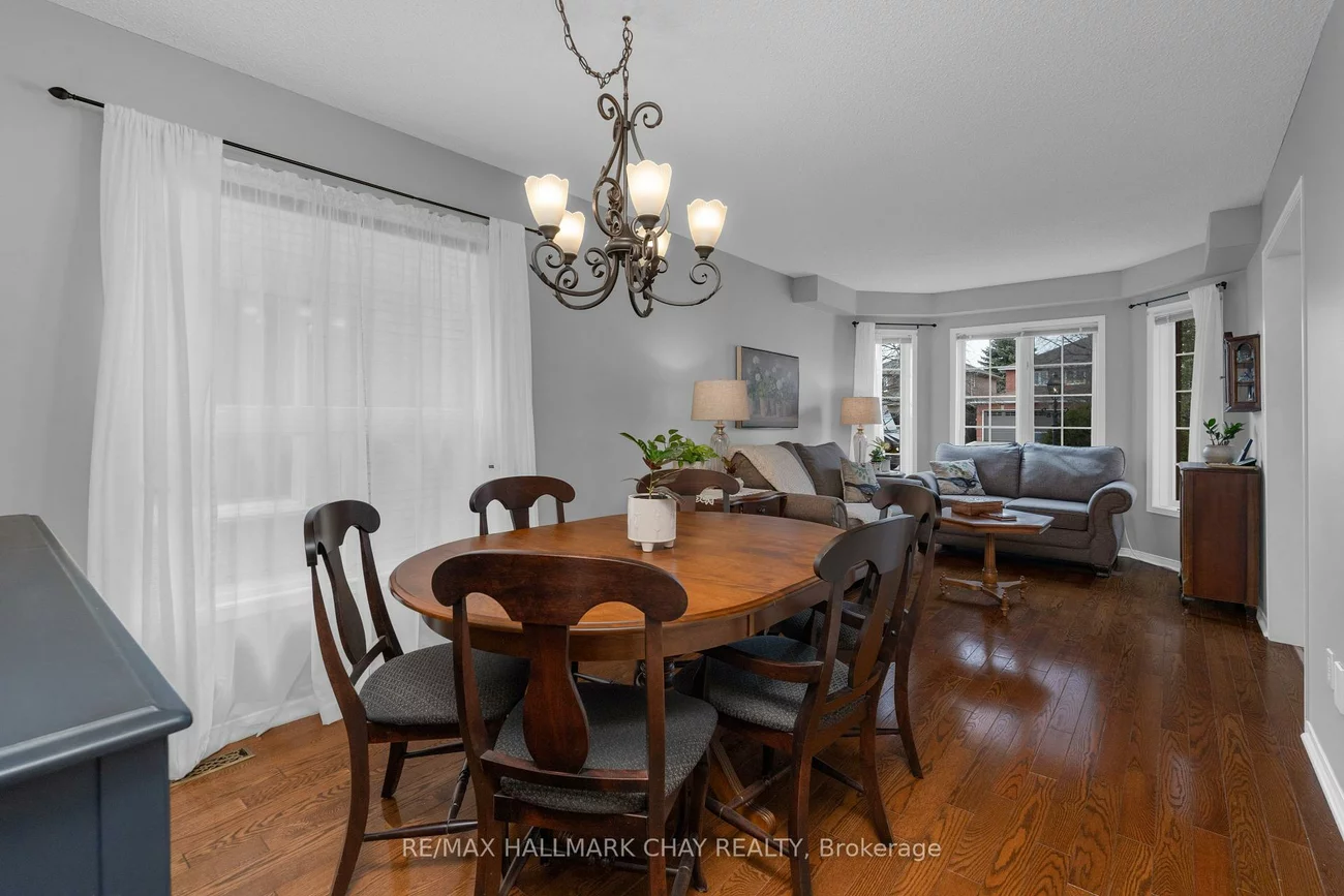 47, Finlay, West Bayfield, Barrie