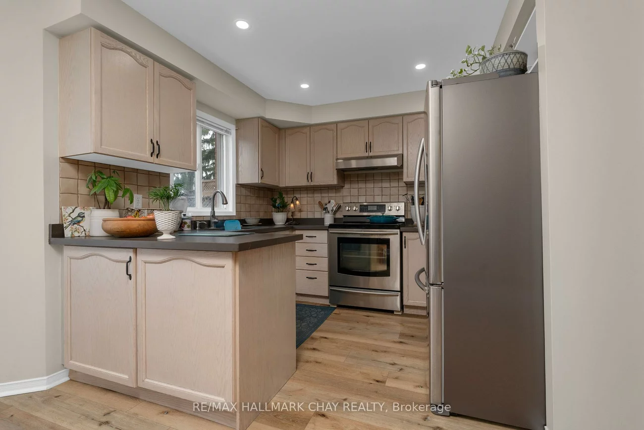 47, Finlay, West Bayfield, Barrie