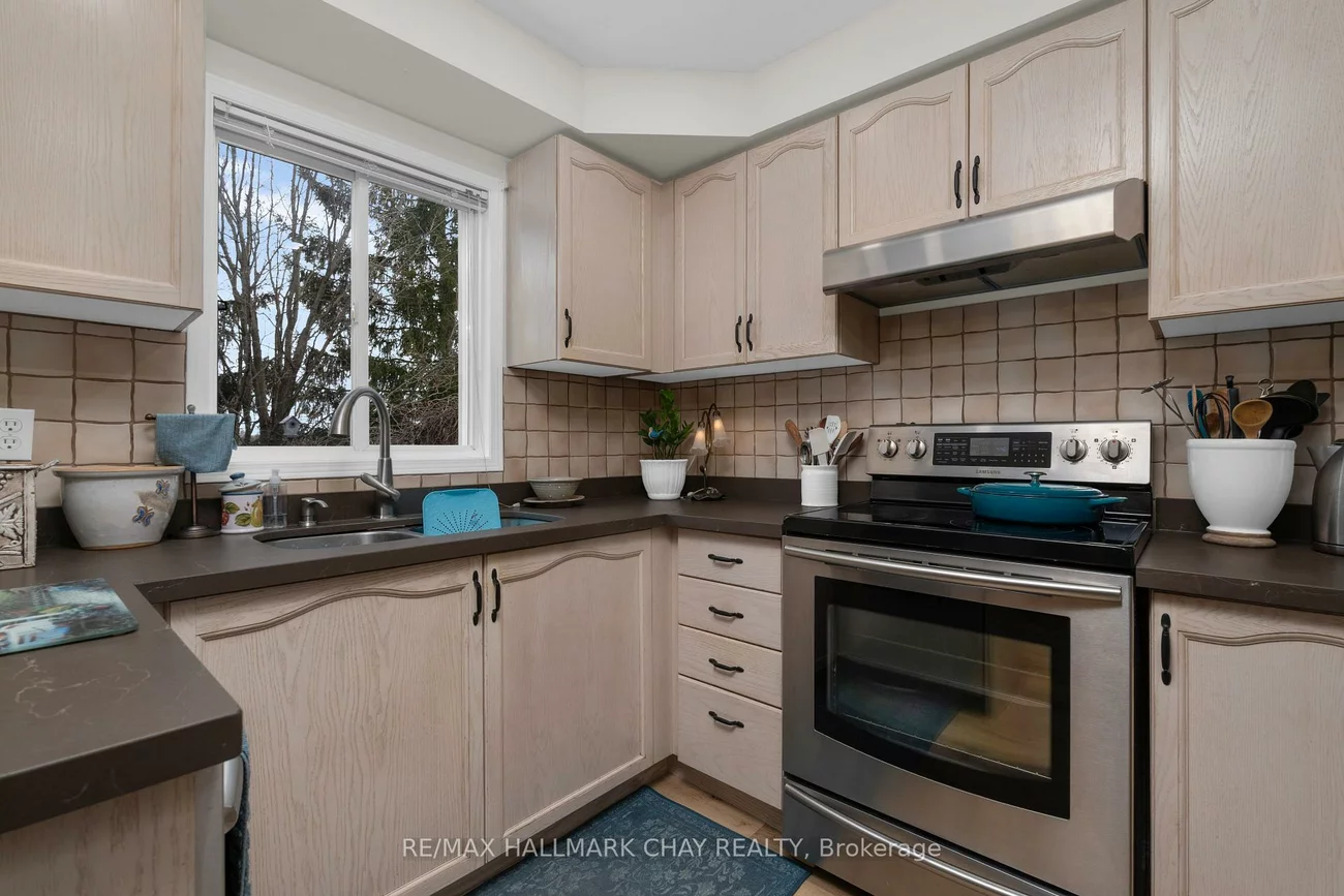 47, Finlay, West Bayfield, Barrie
