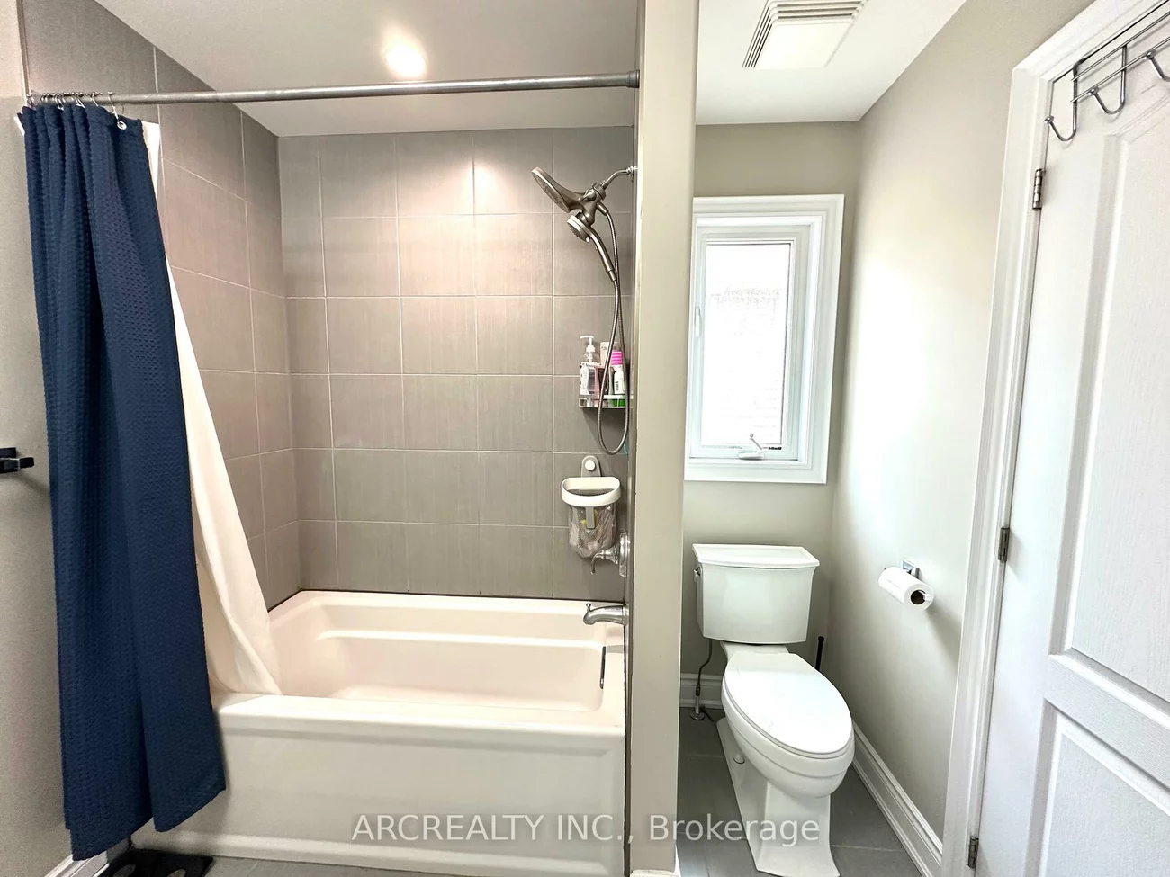 36, Booth, Painswick South, Barrie