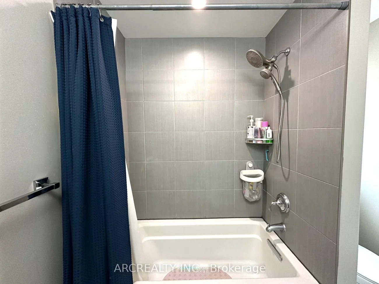 36, Booth, Painswick South, Barrie