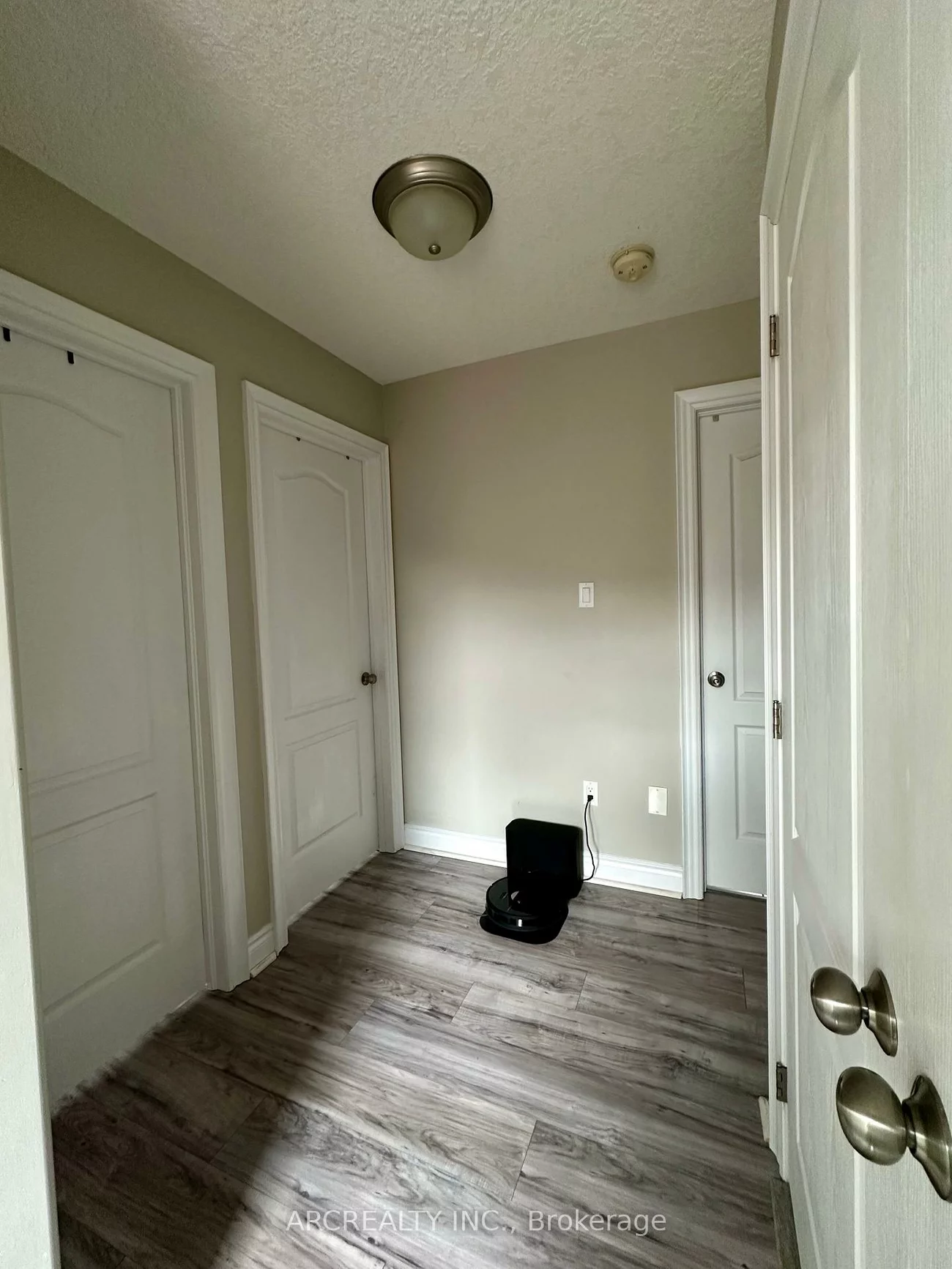 36, Booth, Painswick South, Barrie