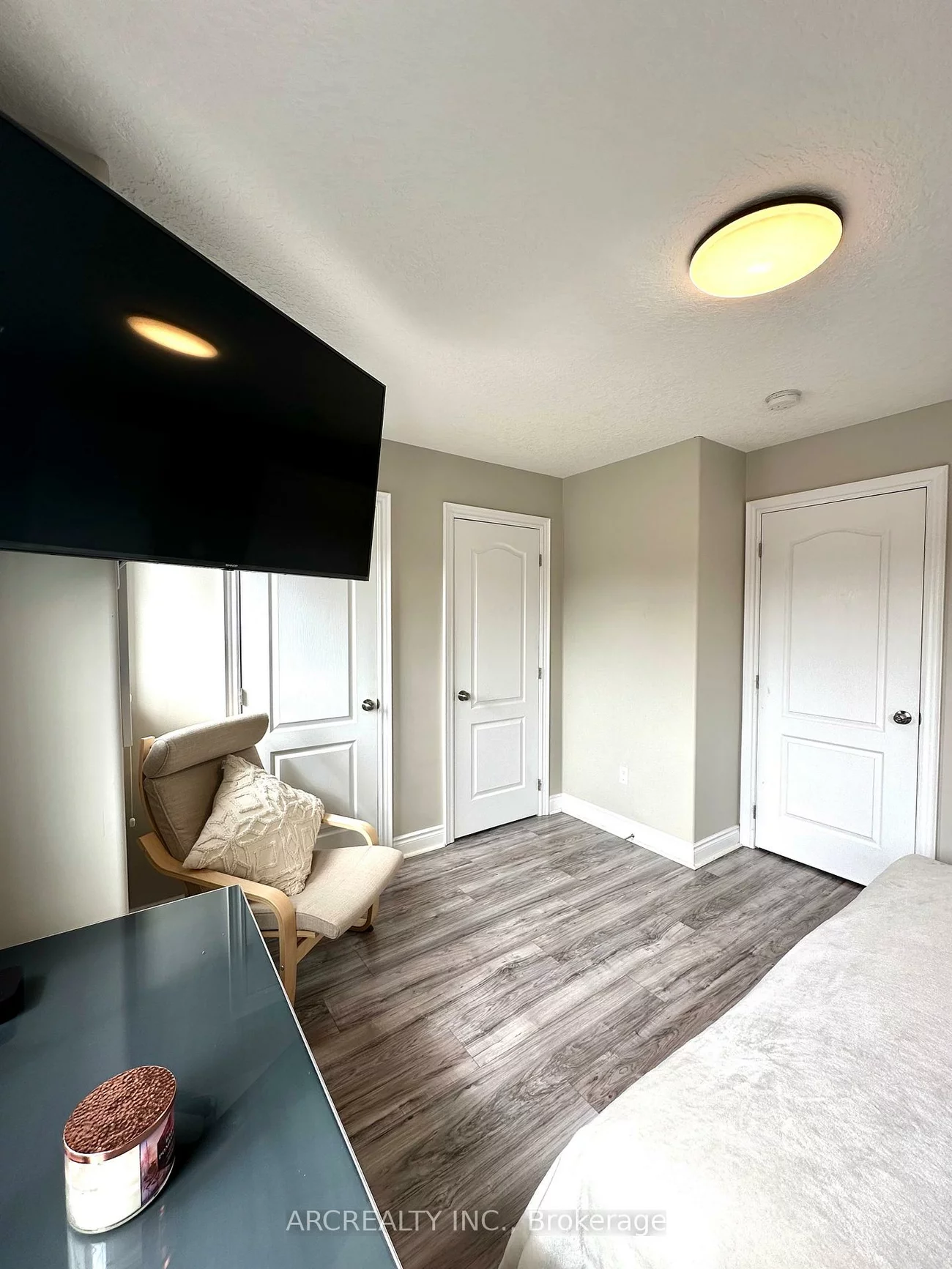 36, Booth, Painswick South, Barrie