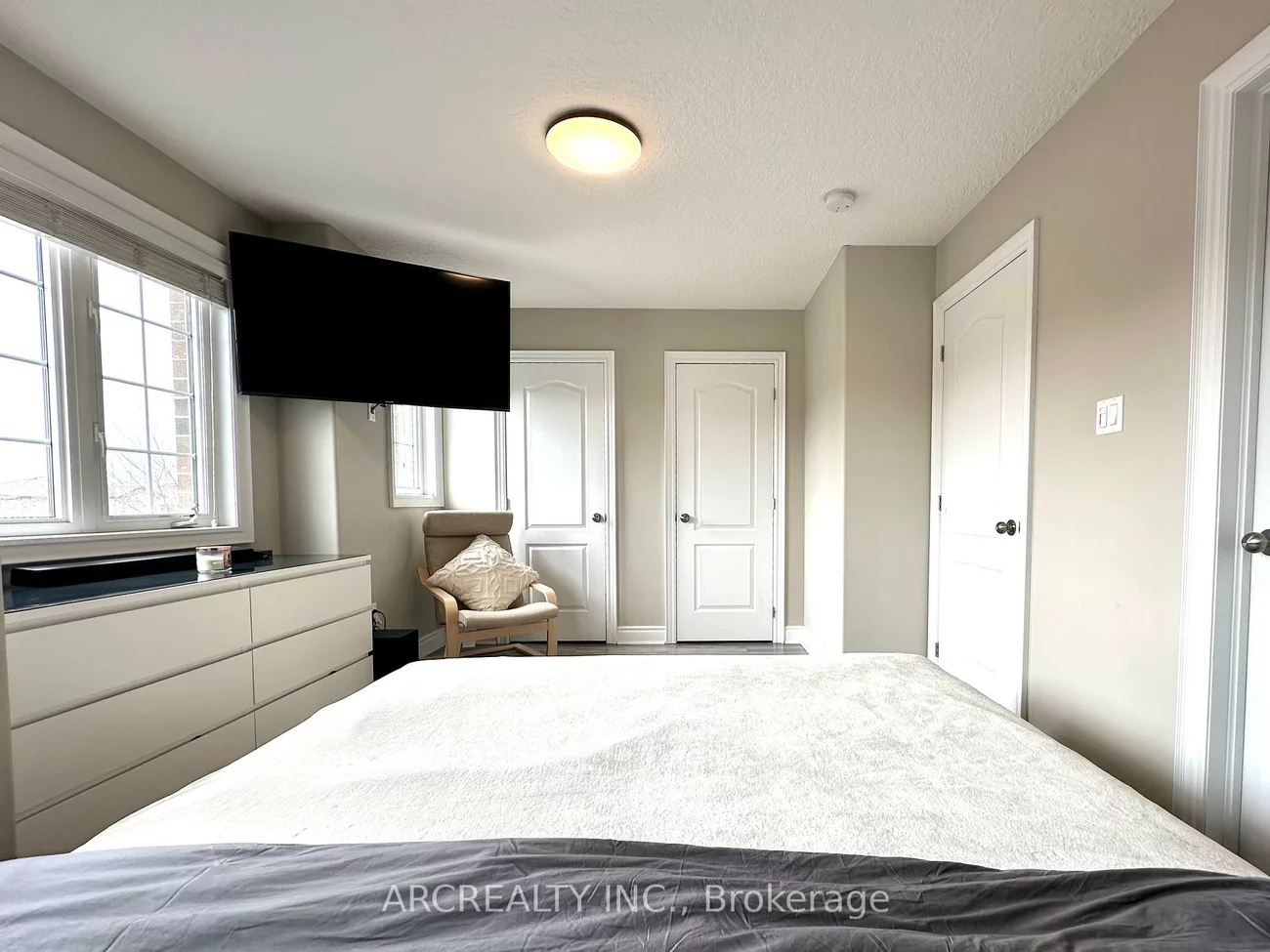 36, Booth, Painswick South, Barrie