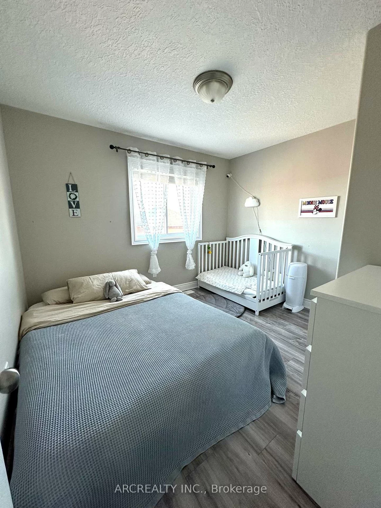 36, Booth, Painswick South, Barrie