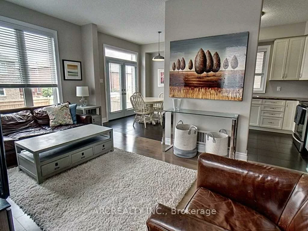 36, Booth, Painswick South, Barrie