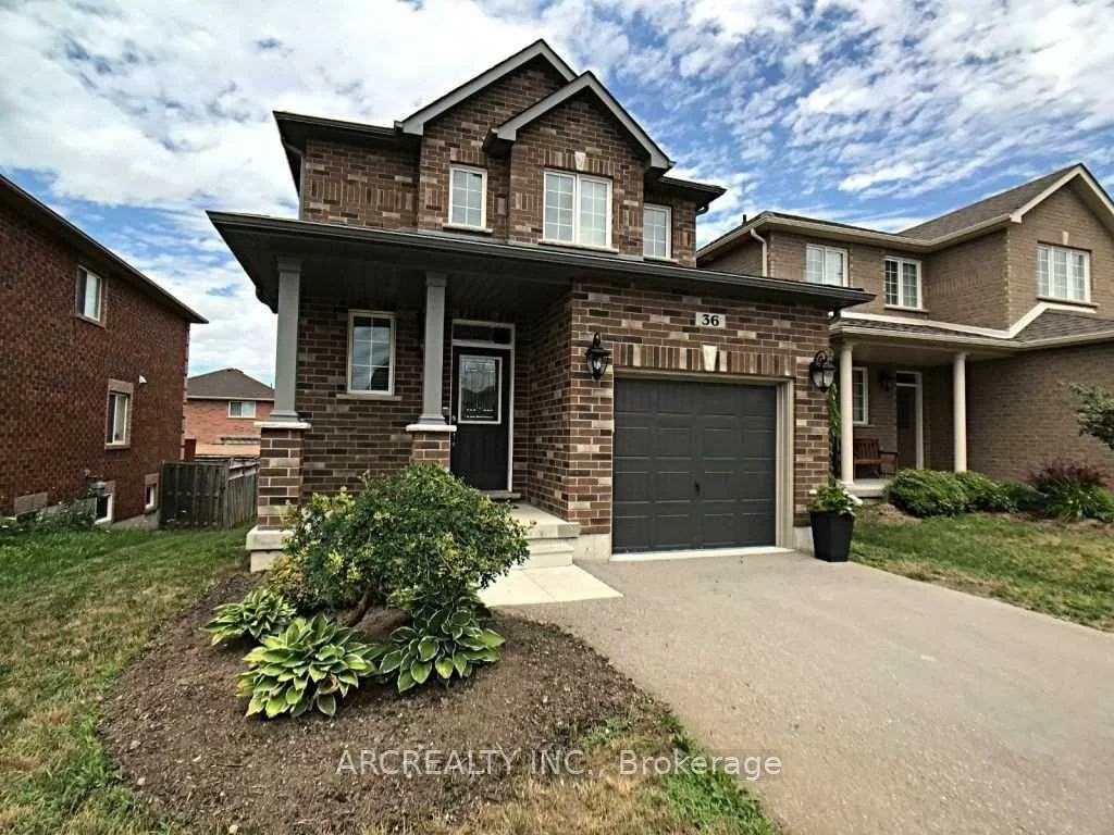 36, Booth, Painswick South, Barrie