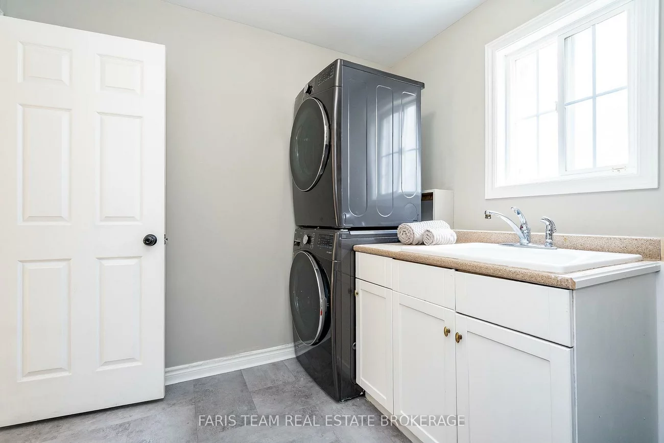 47, Lang, Northwest, Barrie