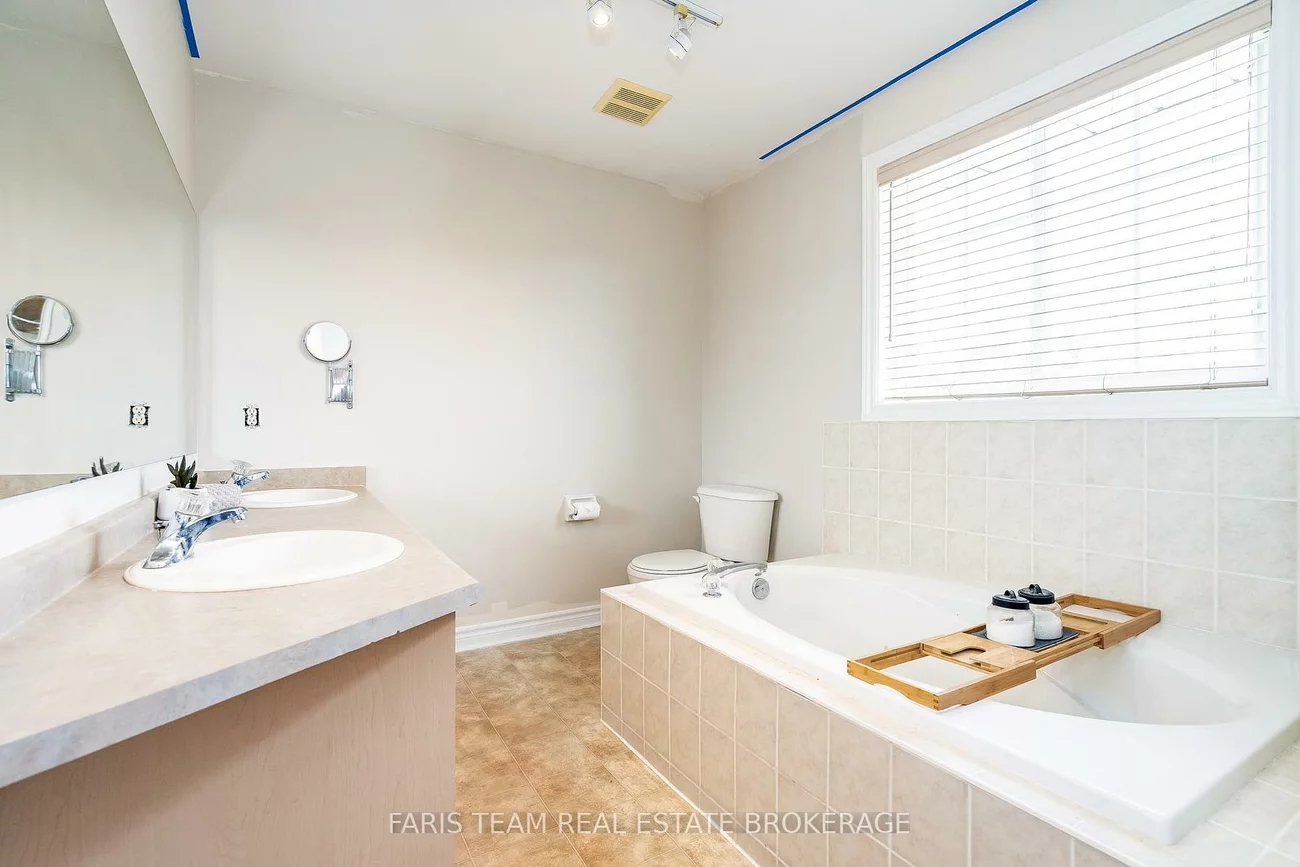 47, Lang, Northwest, Barrie