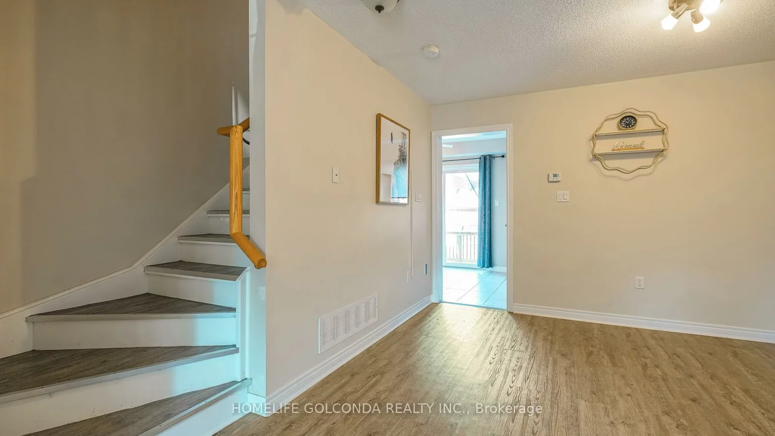 21, Bentley, 400 West, Barrie