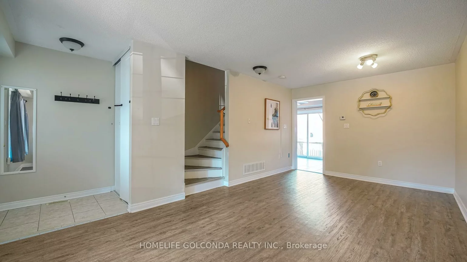 21, Bentley, 400 West, Barrie