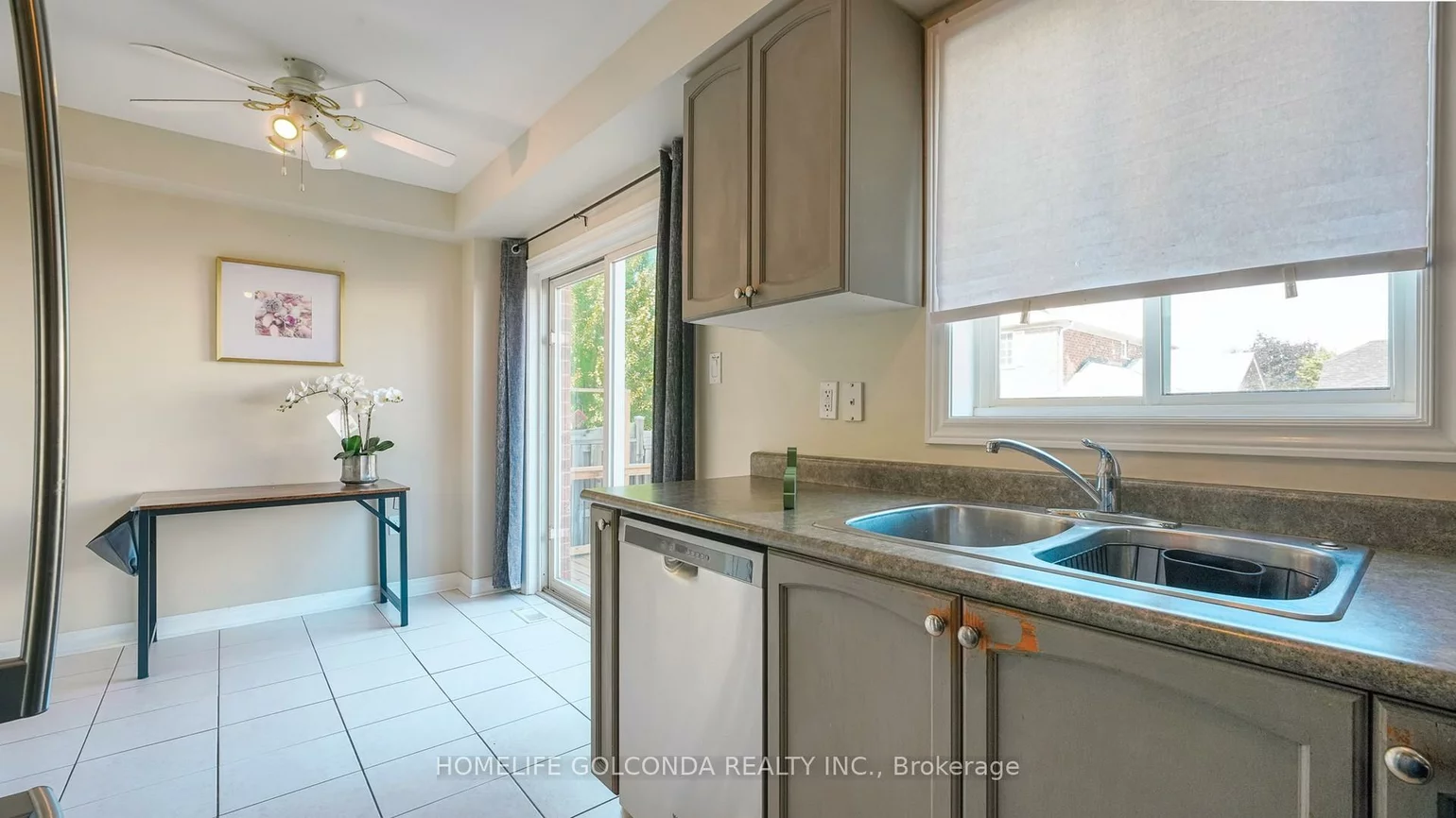 21, Bentley, 400 West, Barrie