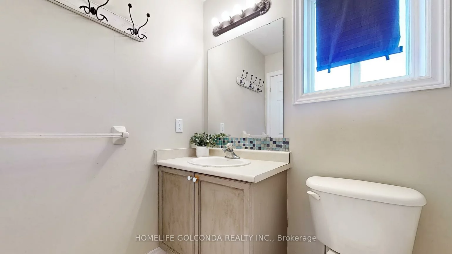 21, Bentley, 400 West, Barrie