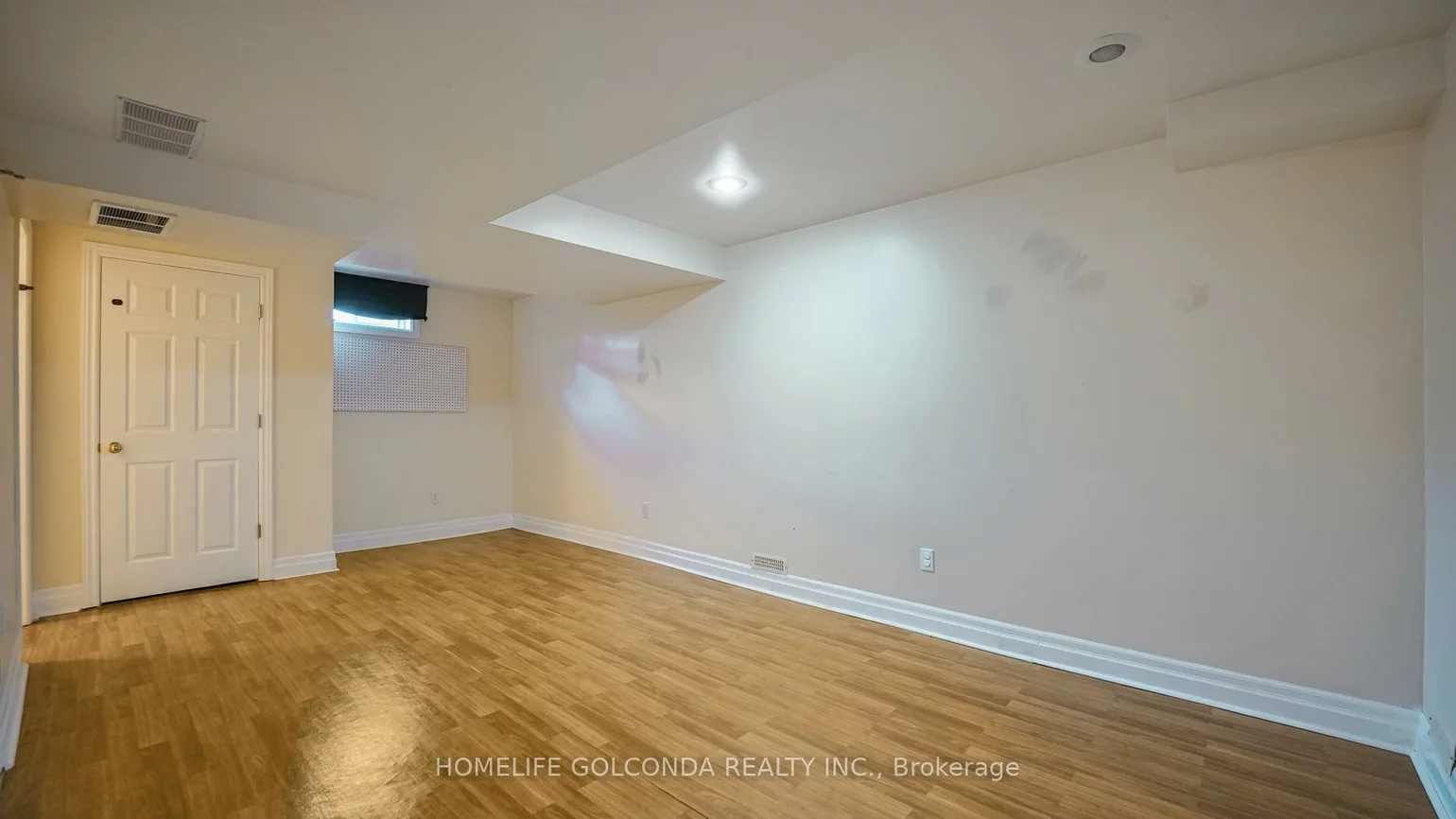 21, Bentley, 400 West, Barrie
