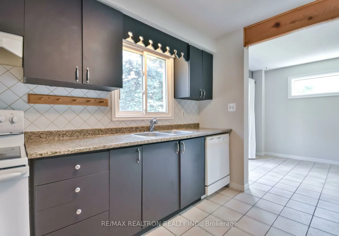 54, Carruthers, Grove East, Barrie