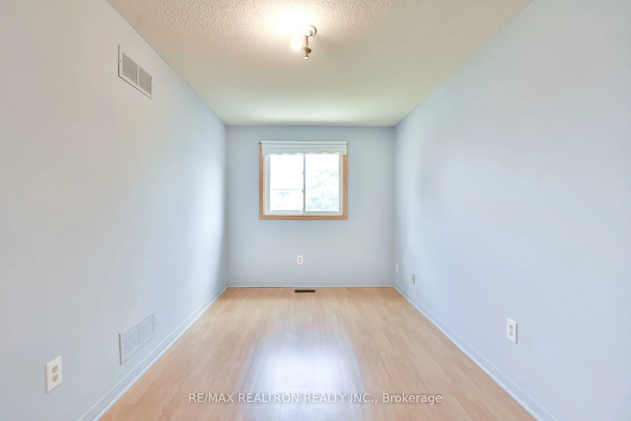 54, Carruthers, Grove East, Barrie