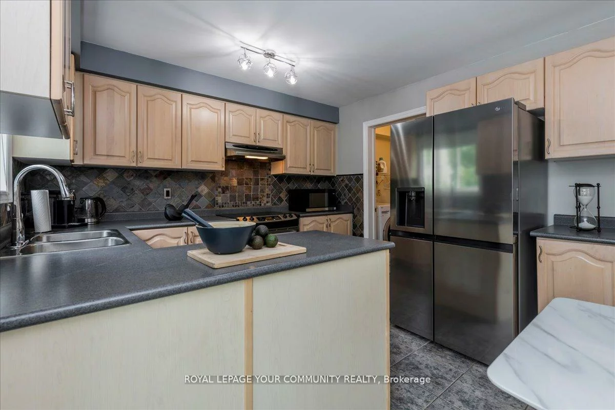 181, Succession, Innis-Shore, Barrie