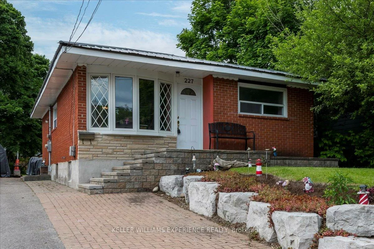 227, Southview, South Shore, Barrie