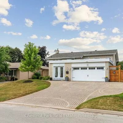 16, Davies, Grove East, Barrie
