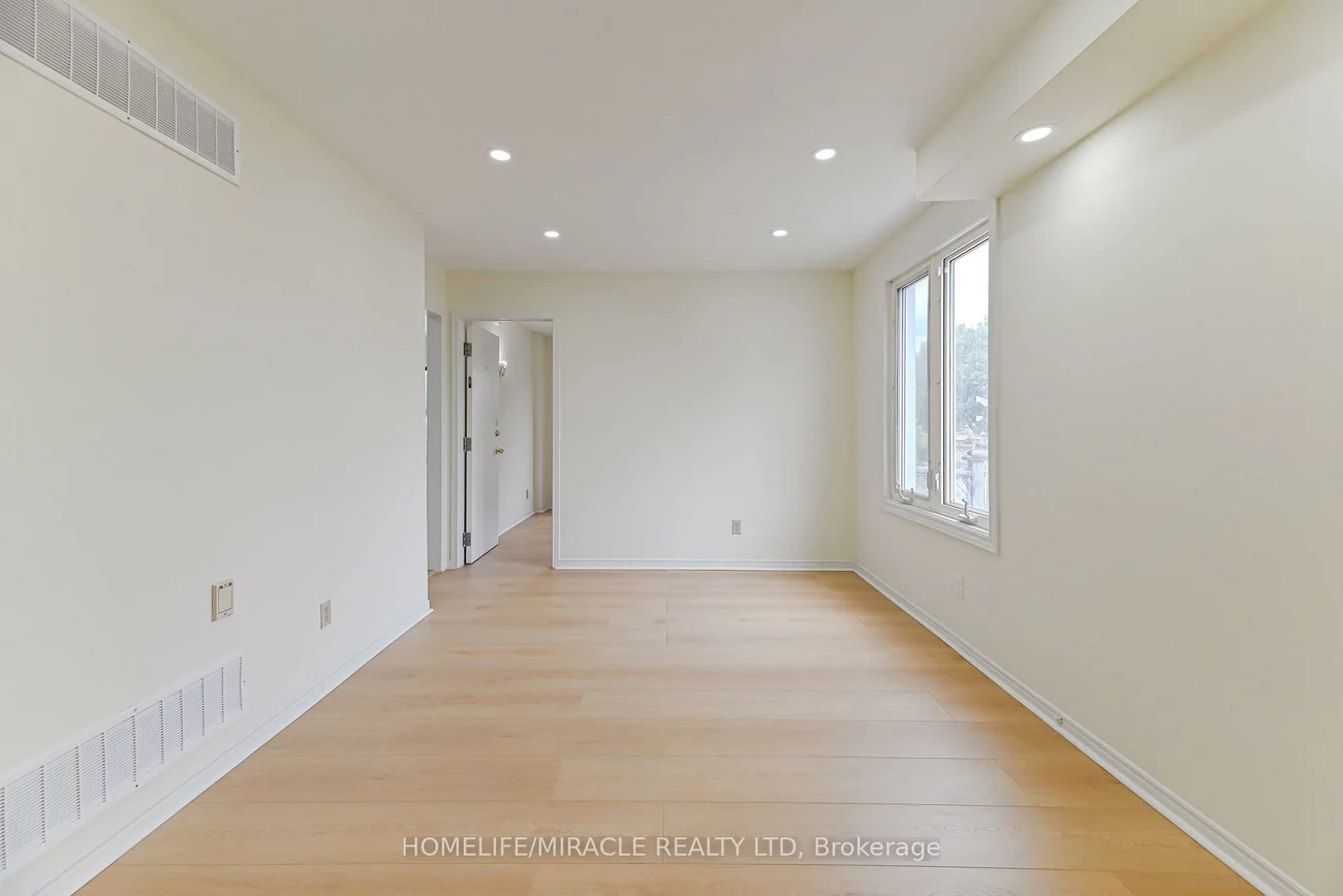 40, Blair, Grove East, Barrie
