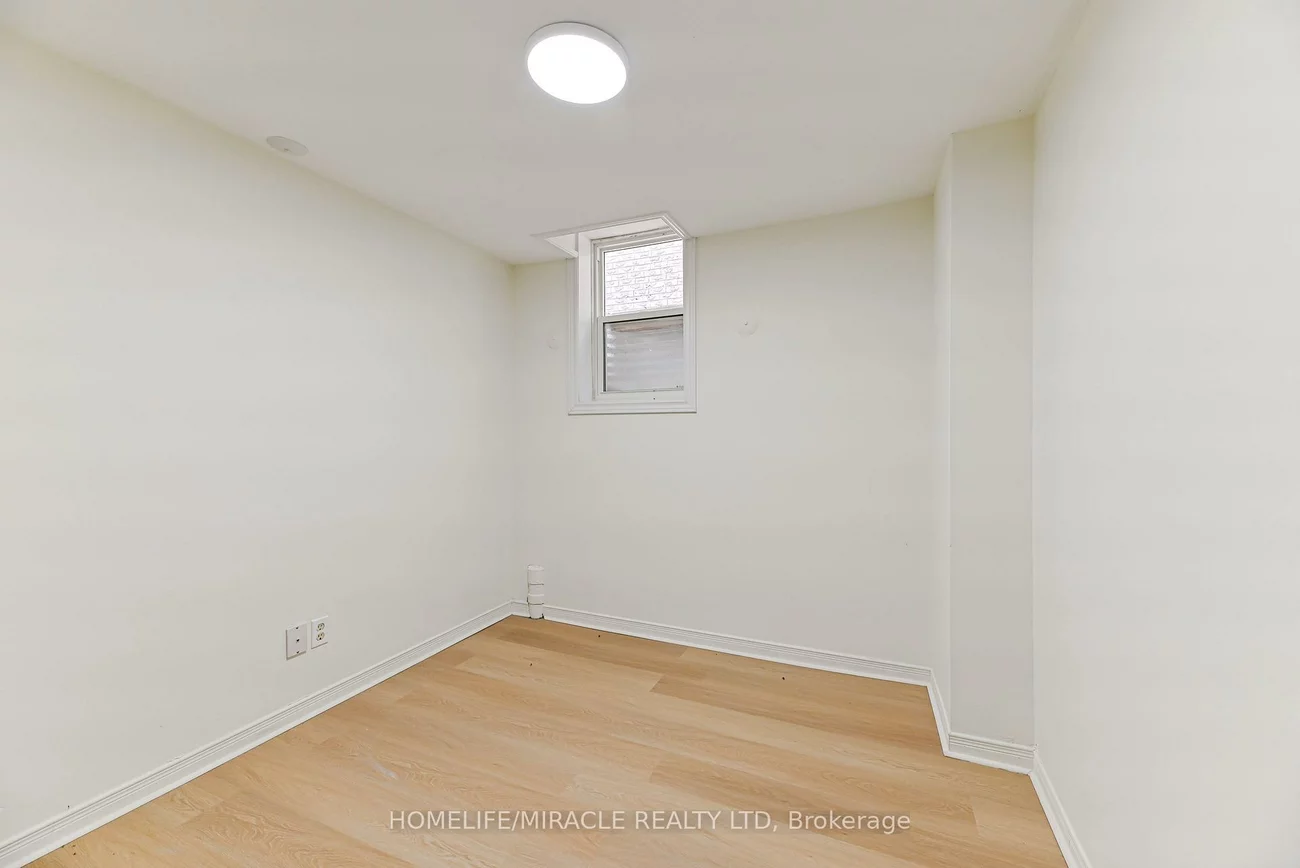 40, Blair, Grove East, Barrie