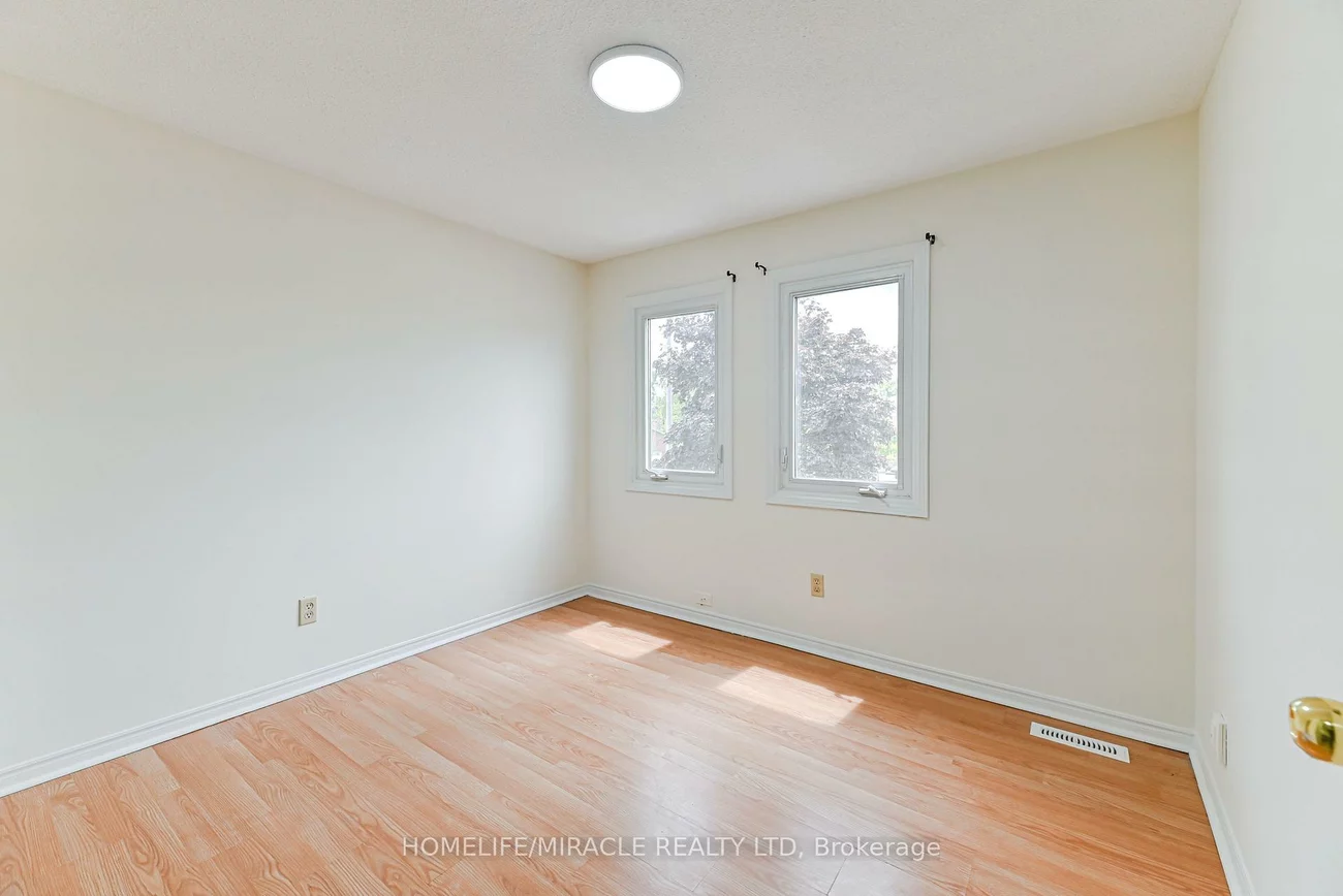 40, Blair, Grove East, Barrie